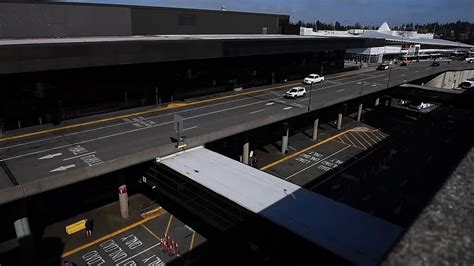 Major Drop In Passenger Traffic At Seattle Airport Youtube