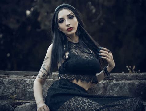 Pin By Joseph Willard On Gothic Goddesses Gothic Beauty Model Character Aesthetic