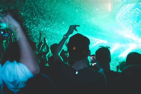 Going On Your First Rave Party Keep These 6 Tips In Mind Trending Us