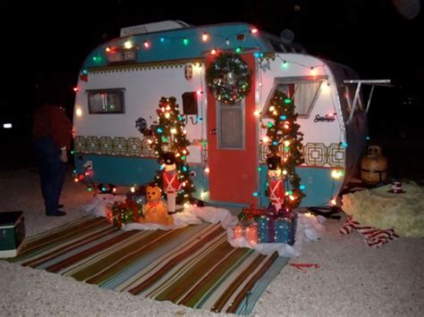 Epic 20 Stunning Christmas Rv Camper Decorating Ideas Hroomy
