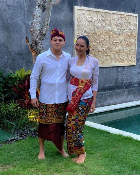 Baju Adat Bali Couple Desain Baju Pengantin Pesta Dan Kondangan