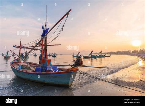 Sunset And Thai Boat In Hua Hin Thailand Stock Photo Alamy