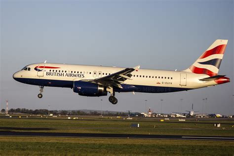 Ba Airbus A320 232 G Euyk British Airways A320 Arriving A Flickr
