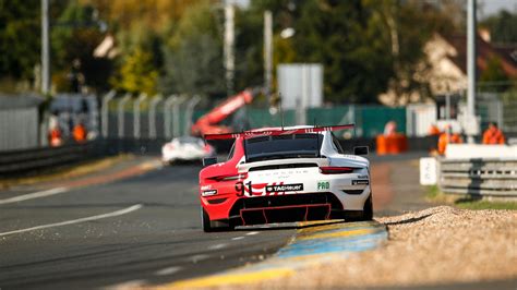 Wec Porsche 911 Rsr Tackles 24 Hours Of Le Mans From Pole Position