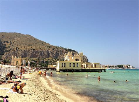 My Favourite Beaches In Southern Italy Travellingpantaloni