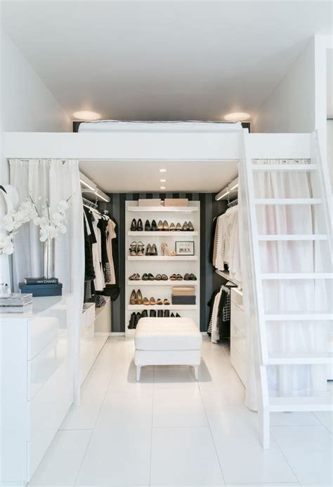 Read through to find tips on recreating these looks. How to Create a Bedroom in a Studio Apartment - L' Essenziale