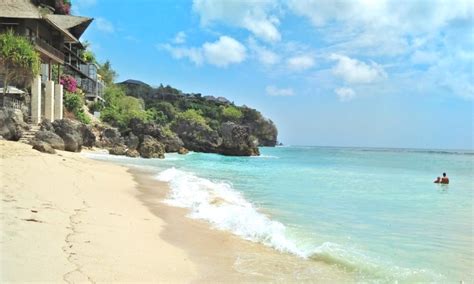 Jalan Menuju Lokasi Objek Wisata Pantai Bingin Bali