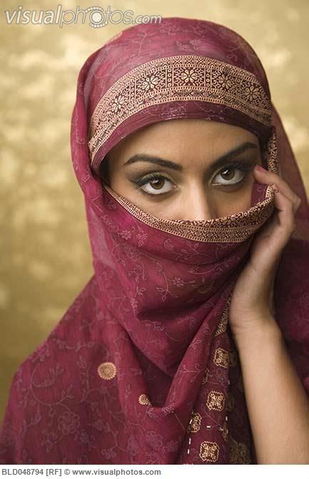 Middle East Women Middle Eastern Woman Wearing Face Covering Bld Stock Photos