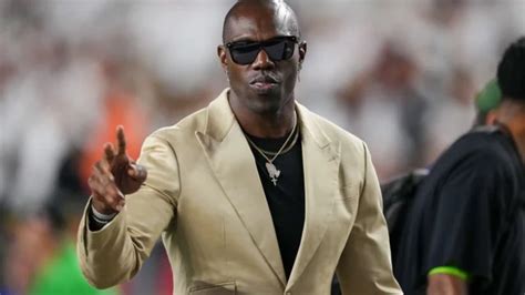Terrell Owens A Renowned Nfl Icon Hit By A Vehicle In Calabasas