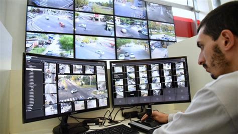 Garro Inauguró El Centro De Monitoreo Y Va Por Las Mil Cámaras De Seguridad