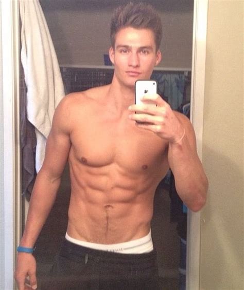 Guy Selfies Attractive Male Muscle Men Nice Body Hunk Gorgeous Men