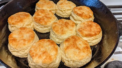 [homemade] buttermilk biscuits r food