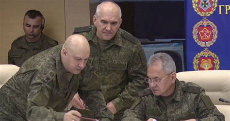 Rosyjskie wojska wycofują się z Chersonia Jest rozkaz Szojgu RMF 24