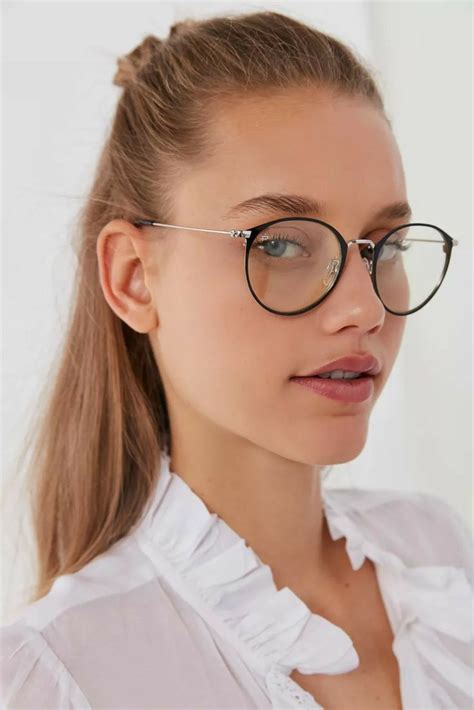 Pin By Unsplashphoto On Girls With Glasses Glasses For Your Face