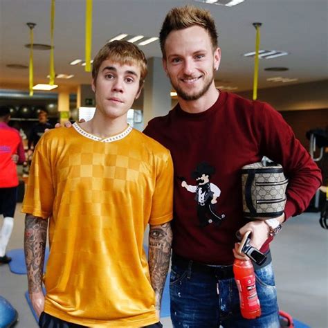 neymar e justin bieber uma amizade além fronteiras movenotícias