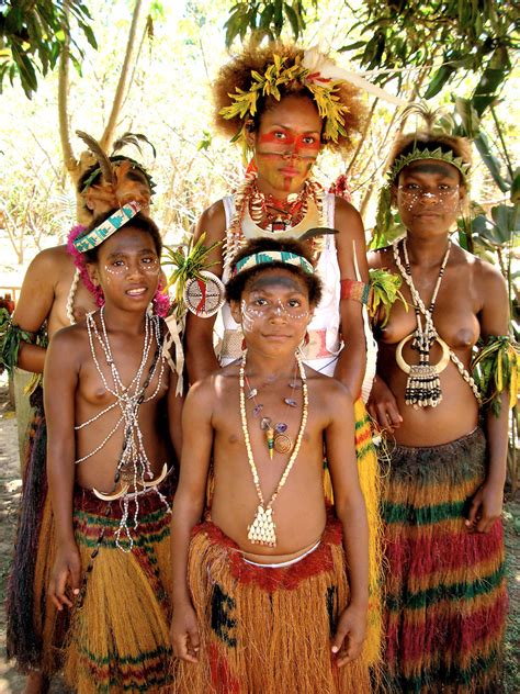Papuan Tribe Women After Performing Sing Sing In Port Moresby Papua