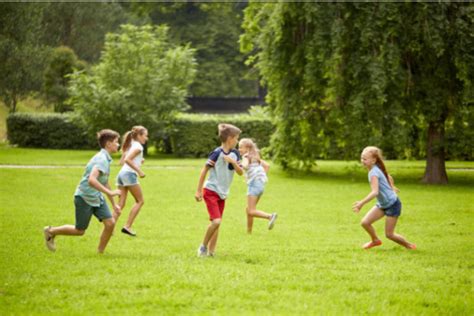4 Important Reasons Why Your Child Should Play Outdoor Games