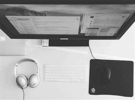 Sage green minimalistic desktop bacground. Mac Setup: The Minimalist Workstation of a CTO