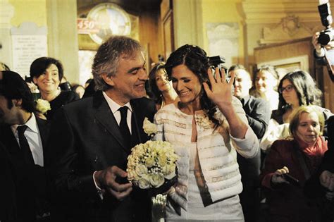 Hubert aiwanger ist die inkarnation des. Five years ago, Andrea Bocelli got married in a dream ...