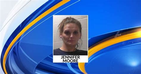 Woman Allegedly Charged At West Virginia Police With Scissors Rarreststories