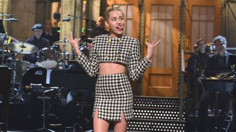 Miley Cyrus Twerks Out A Stellar ‘saturday Night Live Hosting Stint