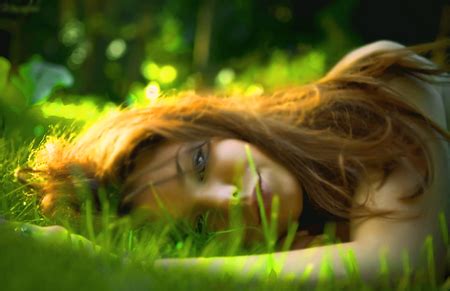In The Grass Models Female People Background Wallpapers On Desktop