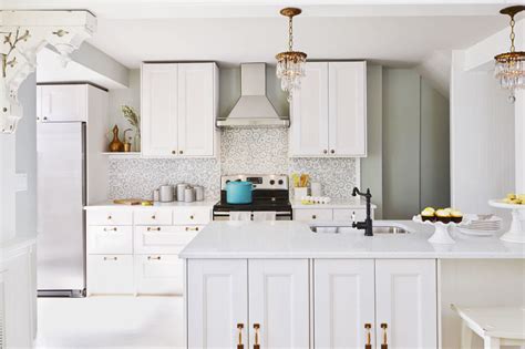 But resist the temptation to fill the counter tops with purely decorative items. Amazing and Smart Tips for Kitchen Decorating Ideas ...