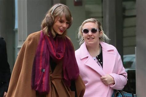 Watch Lena Dunham Leave Taylor Swifts Apartment After They Were Spotted Holding Hands In Nyc
