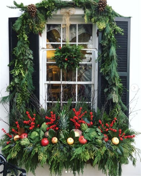 Holiday Decorating With Fruit—colonial Williamsburg Style Elegant