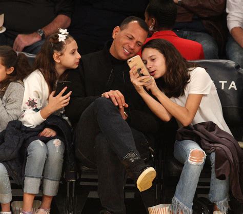 Jennifer Lopez Alex Rodriguez And Kids At The Hornets Vs Lakers Game