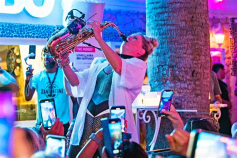 Lovely Laura And Ben Santiago Return To Café Mambo Ibiza Spotlight