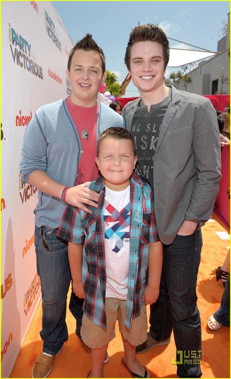 Noah Munck IParty With Brother Ethan Photo 420091 Photo Gallery