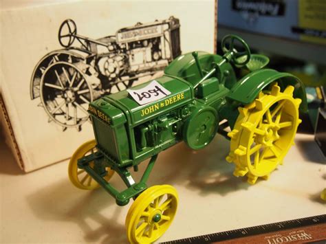 John Deere Memorabilia Model C Toy Tractor In Box164 Scale Jd