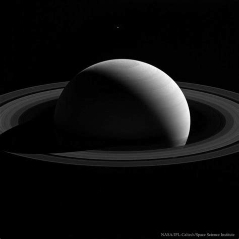 The Dark Side Of Saturn Wordlesstech Tethys Saturn Planets