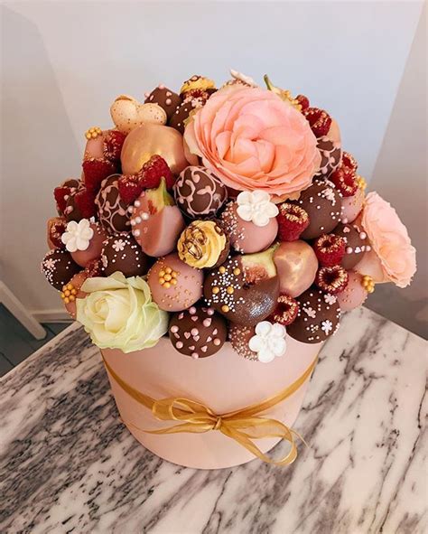 Polaberry Amsterdam в Instagram Large Bouquet With Chocolate Covered