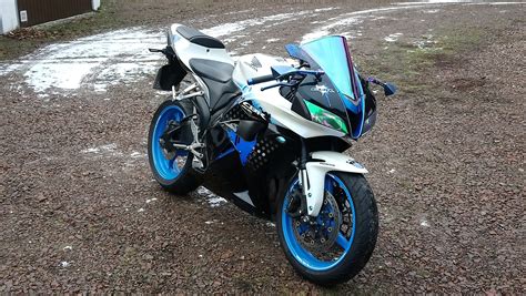 In the database of masbukti, available 1 modification which average buyers rating of honda cbr for the model year 2009 is 4.0 out of 5.0 ( 3 votes). HONDA CBR 600 RR LIMITED EDITION 2009 rok - 7097168933 ...