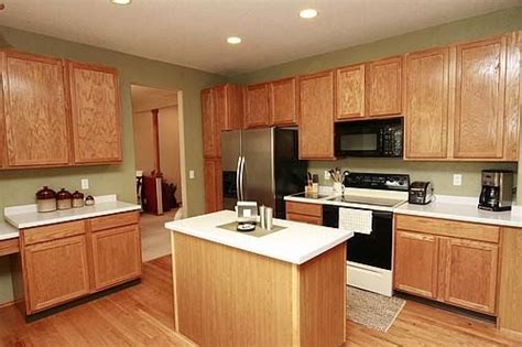 Pictures of kitchens with oak cabinets present that trendy concepts are superior and there are pictures of kitchens with oak cabinets accessible on this submit to develop into inspirations. Green paint with oak cabinets | Kitchen | Pinterest | Oak ...