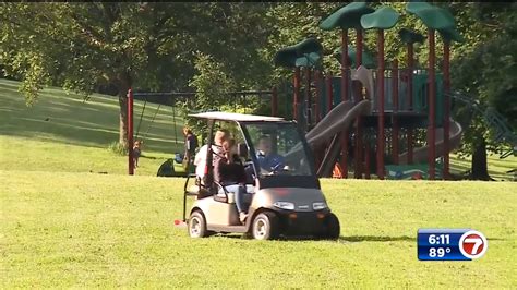 South Florida Business Bmk Golf Carts Sends Cart To Nebraska Man Who Had His Stolen Wsvn