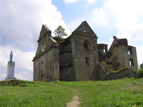 Filezagorz Monastery Ruin 2 Beentree Wikimedia Commons