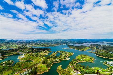 [how To Go To Guatape Colombia From Medellin Without A Guide]