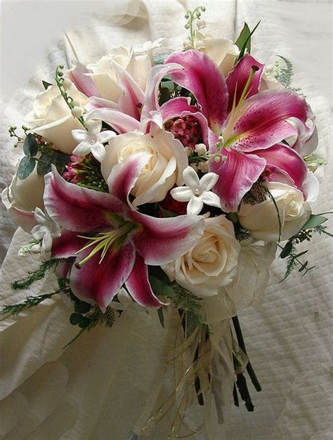 Rose And Stargazer Bouquet Stargazer Lily Bouquet Flower Bouquet