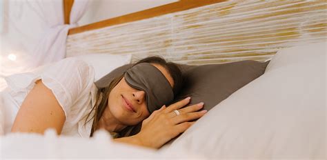 How A Silk Sleep Mask Will Give You A Deeper More Restful Sleep