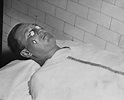 Remains of Bugsy Siegel at Los Angeles County morgue — Calisphere