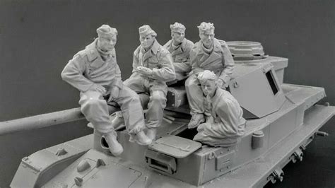 New Unassembled 135 Ancient Panzer Crews 5 Figures No Tank Resin