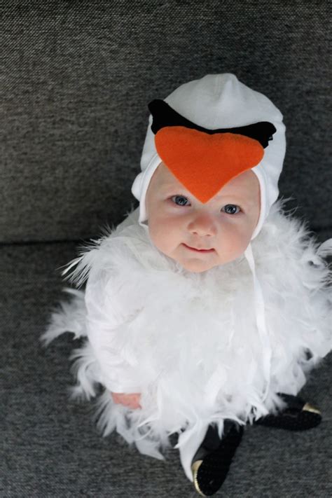 Halloween is right around the corner and if you are among the procrastinations still. DIY: Swan Halloween Costume | Julep