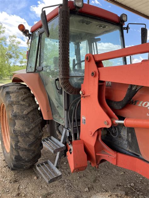 2005 Kubota M105s Row Crop Tractors Rotan