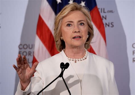 Hillary Clinton Smartly Distances Herself From Obama The Washington Post