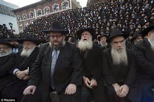Wow Thats A Lot Of Rabbis 3000 Orthodox Jews Congregate For A Black