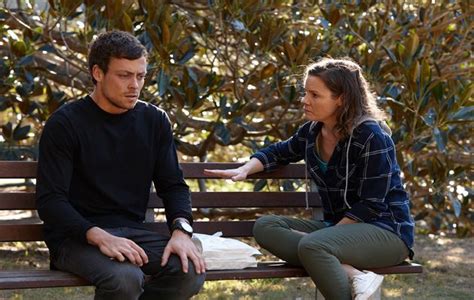 Home And Away Spoilers Dean Thompsons Mum Karen Is Back What To Watch