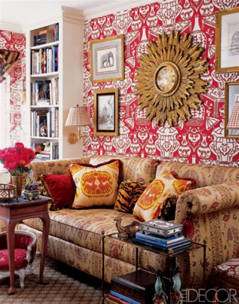 Traditional Style Living Room With A Great Cherry Red Wallpaper David